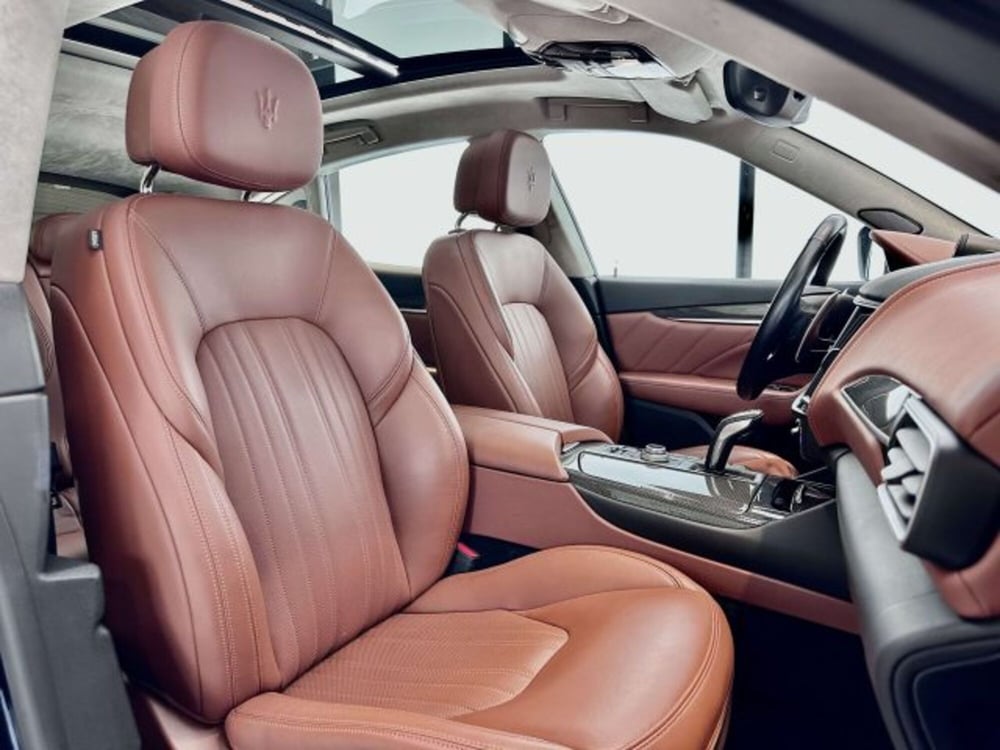 Maserati Levante usata a Torino (13)