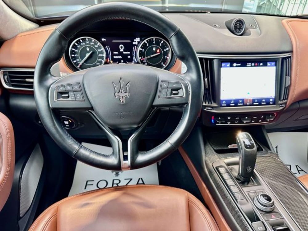Maserati Levante usata a Torino (14)