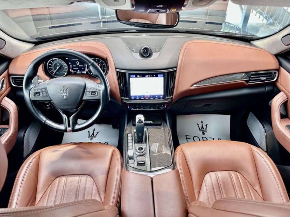 Maserati Levante usata a Torino (15)