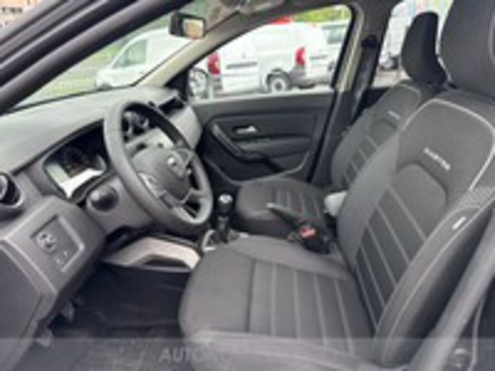 Dacia Duster usata a Udine (7)