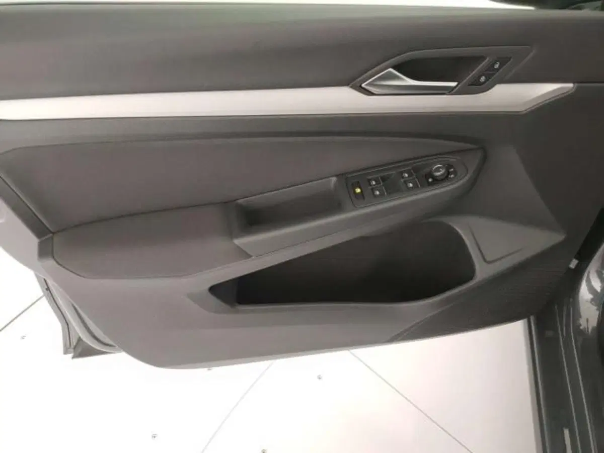Volkswagen Golf Variant usata a Matera (10)