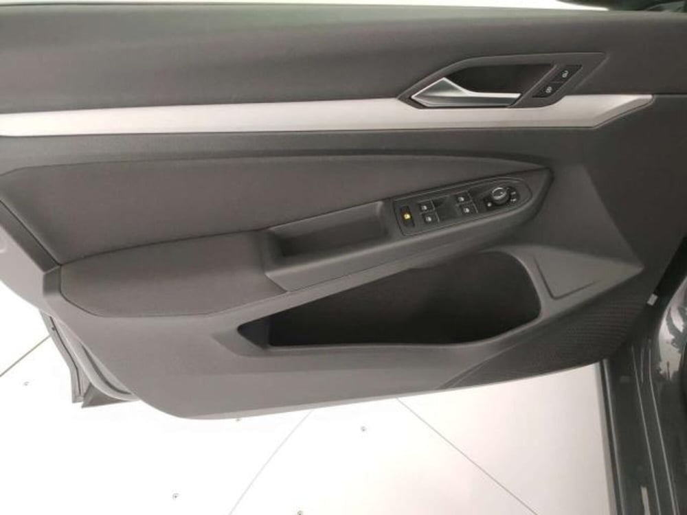 Volkswagen Golf Variant usata a Matera (10)