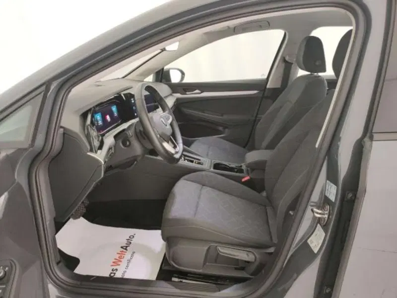 Volkswagen Golf Variant usata a Matera (11)
