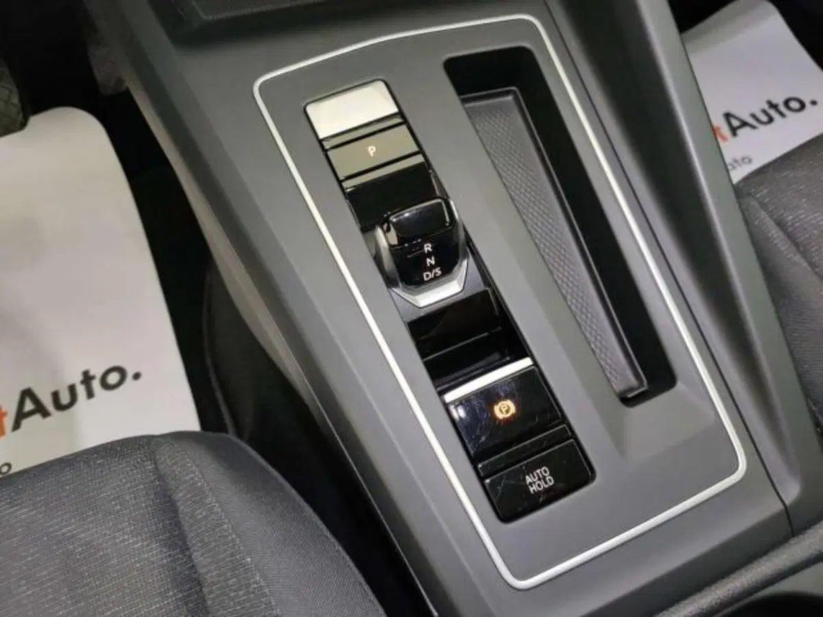 Volkswagen Golf Variant usata a Matera (14)