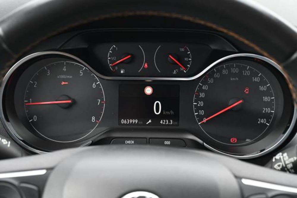 Opel Crossland X usata a Torino (17)