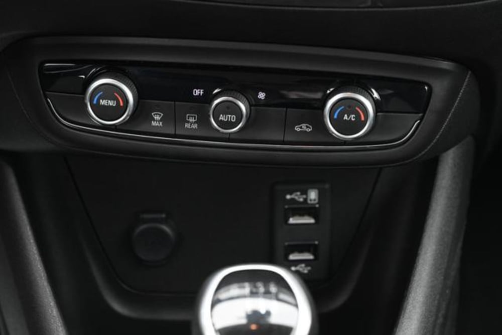 Opel Crossland X usata a Torino (19)