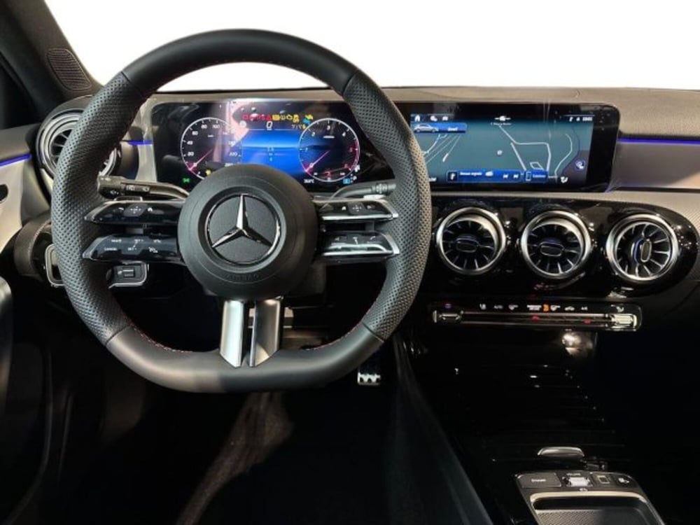 Mercedes-Benz Classe A nuova a Bologna (14)