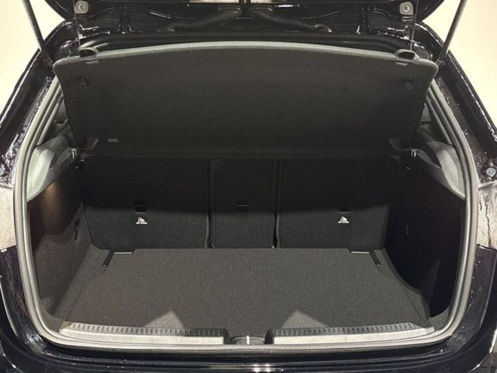 Mercedes-Benz Classe A Sedan nuova a Bologna (7)