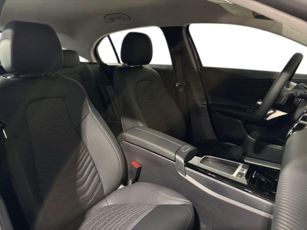 Mercedes-Benz Classe A Sedan nuova a Bologna (16)