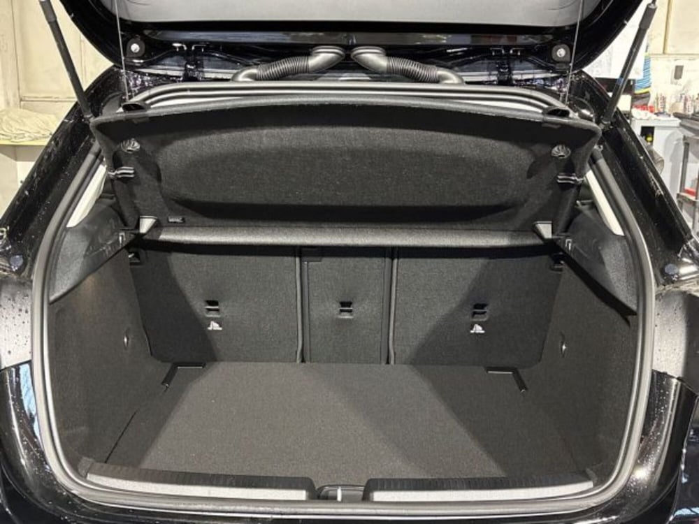 Mercedes-Benz Classe A Sedan nuova a Bologna (7)