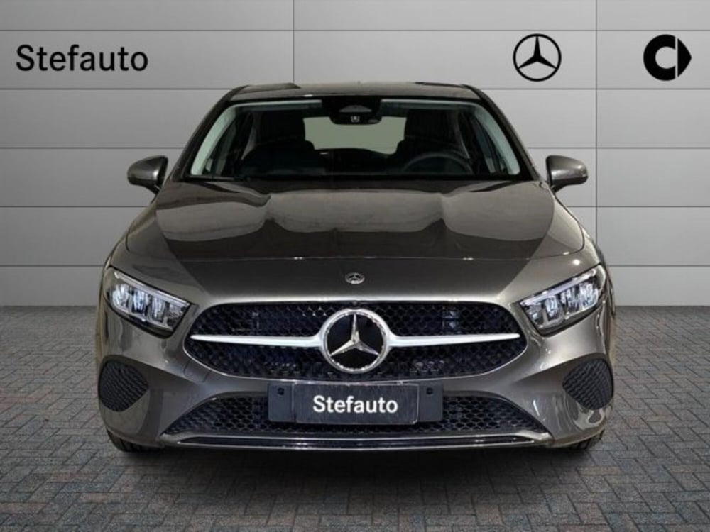 Mercedes-Benz Classe A Sedan nuova a Bologna (4)