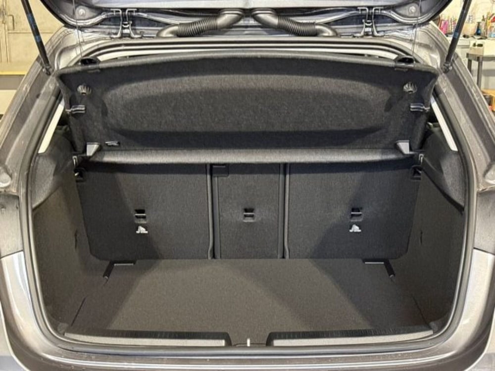 Mercedes-Benz Classe A Sedan nuova a Bologna (7)