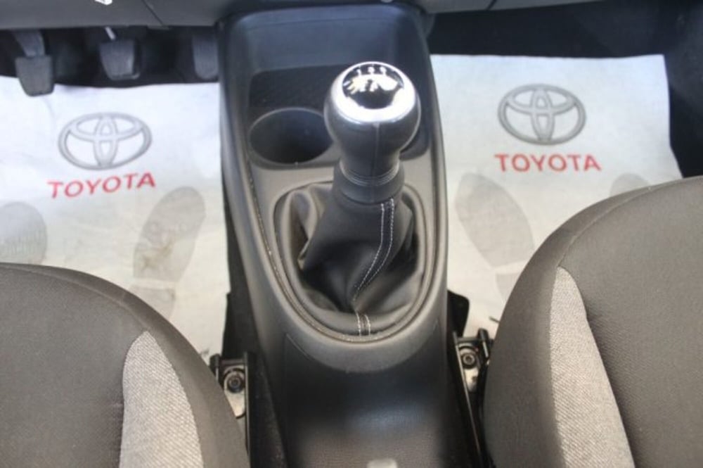 Toyota Aygo X nuova a Roma (15)