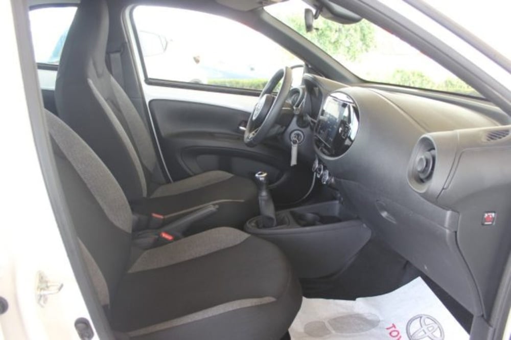 Toyota Aygo X nuova a Roma (7)