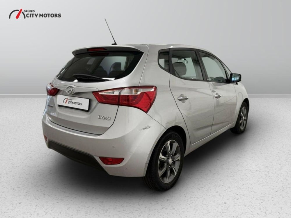 Hyundai ix20 usata a Monza e Brianza (6)