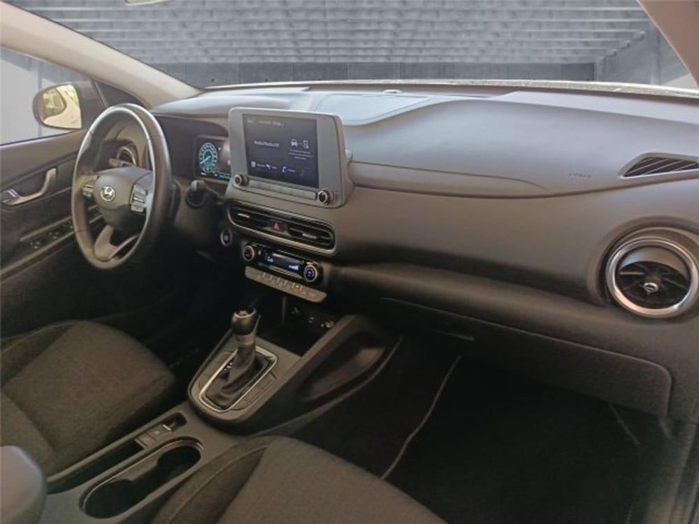 Hyundai Kona usata a Bari (11)
