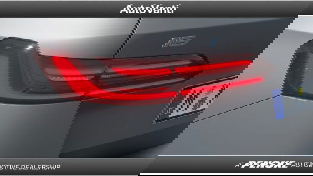 BMW i5 Touring nuova a Bologna (13)