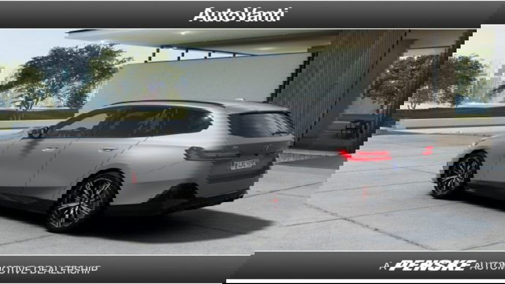 BMW i5 Touring nuova a Bologna (2)