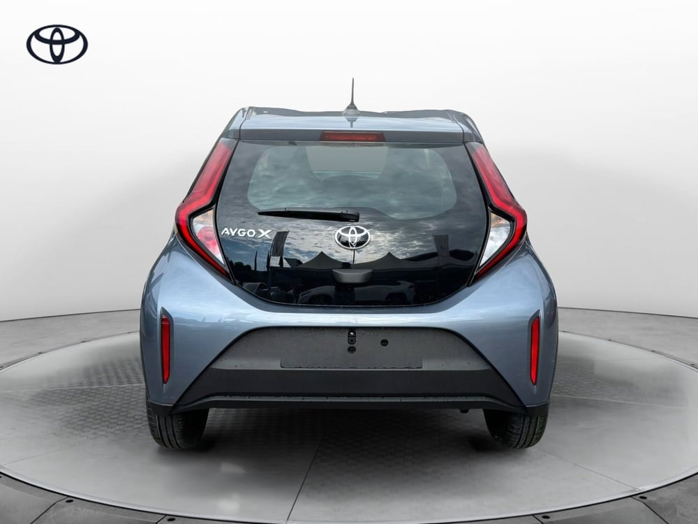 Toyota Aygo X nuova a Como (4)