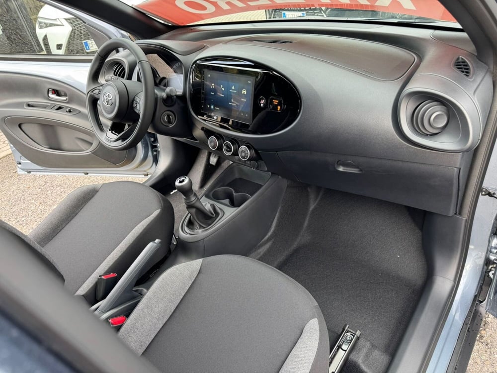 Toyota Aygo X nuova a Como (6)