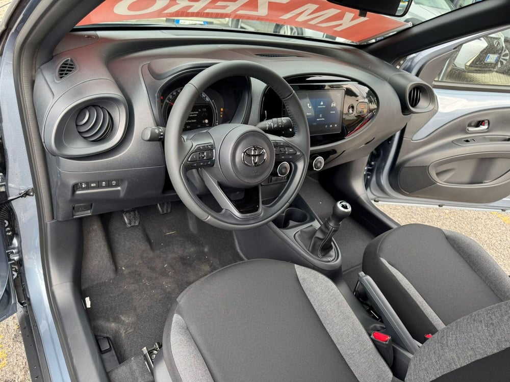 Toyota Aygo X nuova a Como (7)
