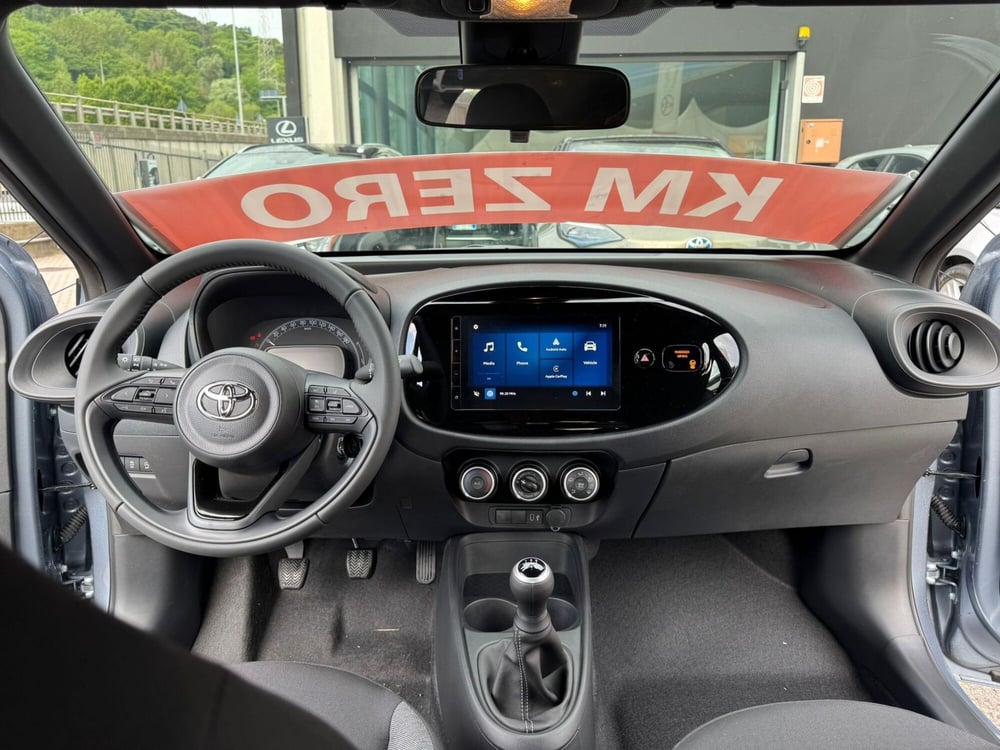Toyota Aygo X nuova a Como (8)