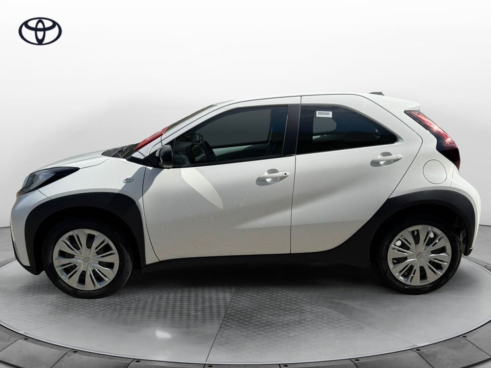 Toyota Aygo X nuova a Como (3)