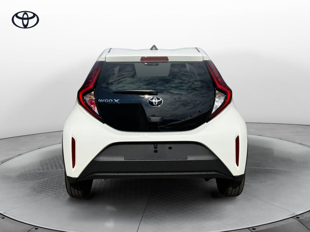 Toyota Aygo X nuova a Como (4)