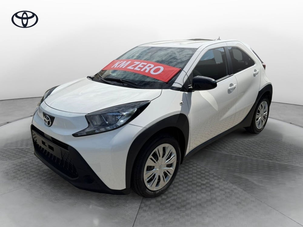 Toyota Aygo X nuova a Como