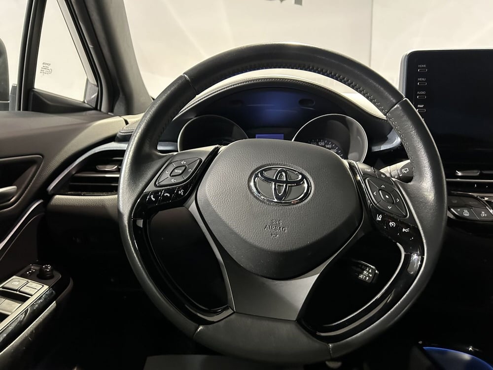 Toyota Toyota C-HR usata a Milano (10)