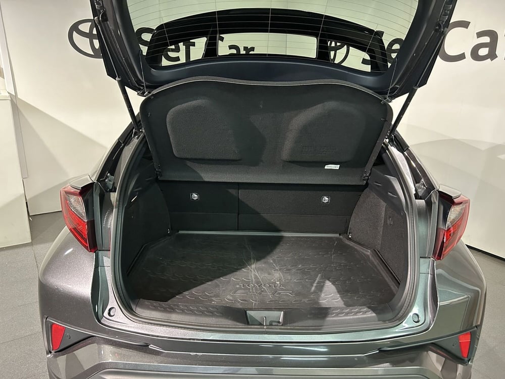 Toyota Toyota C-HR usata a Milano (11)