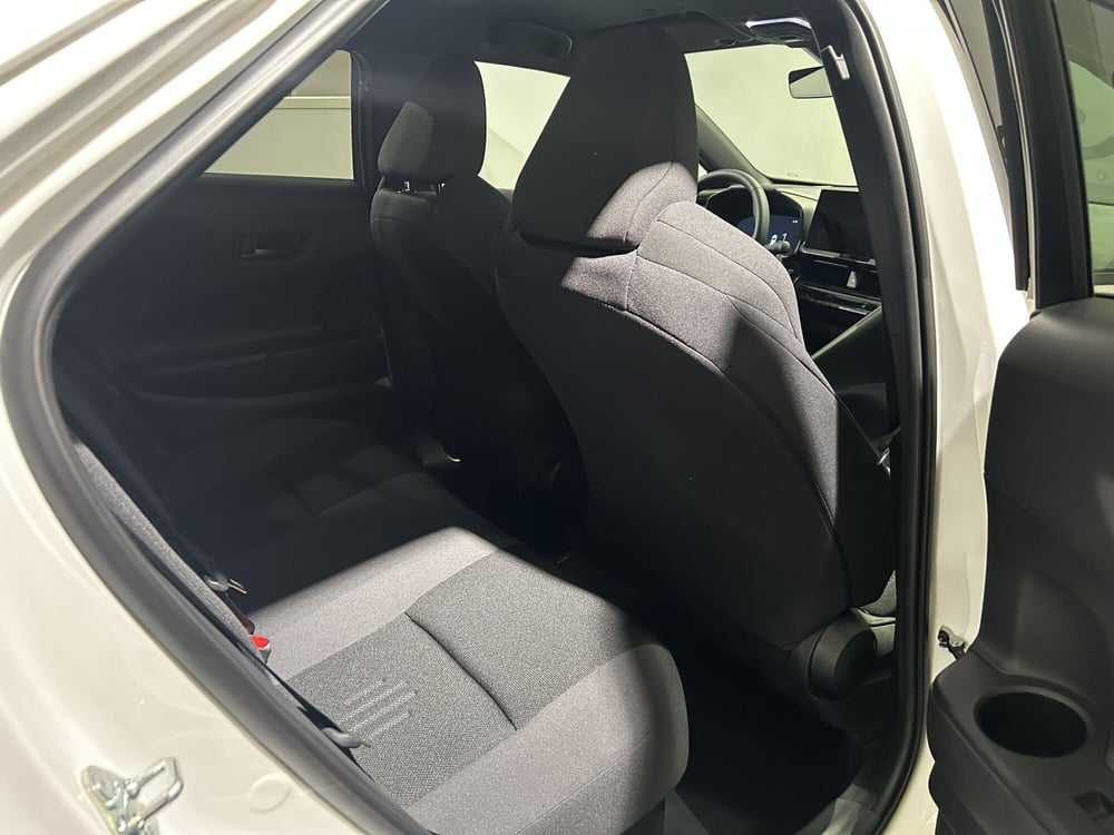 Toyota Toyota C-HR nuova a Milano (14)