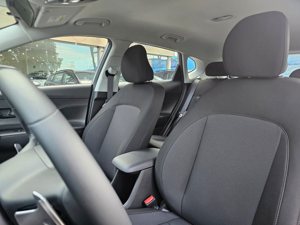 Hyundai Kona nuova a Cremona (9)