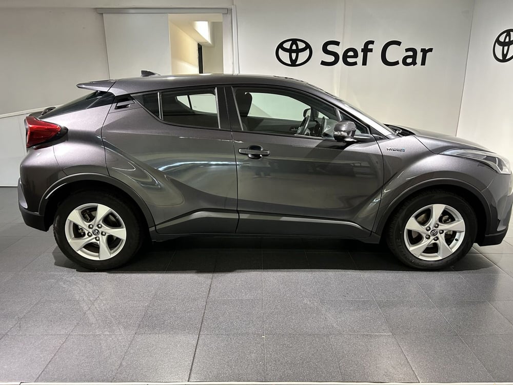 Toyota Toyota C-HR usata a Milano (14)