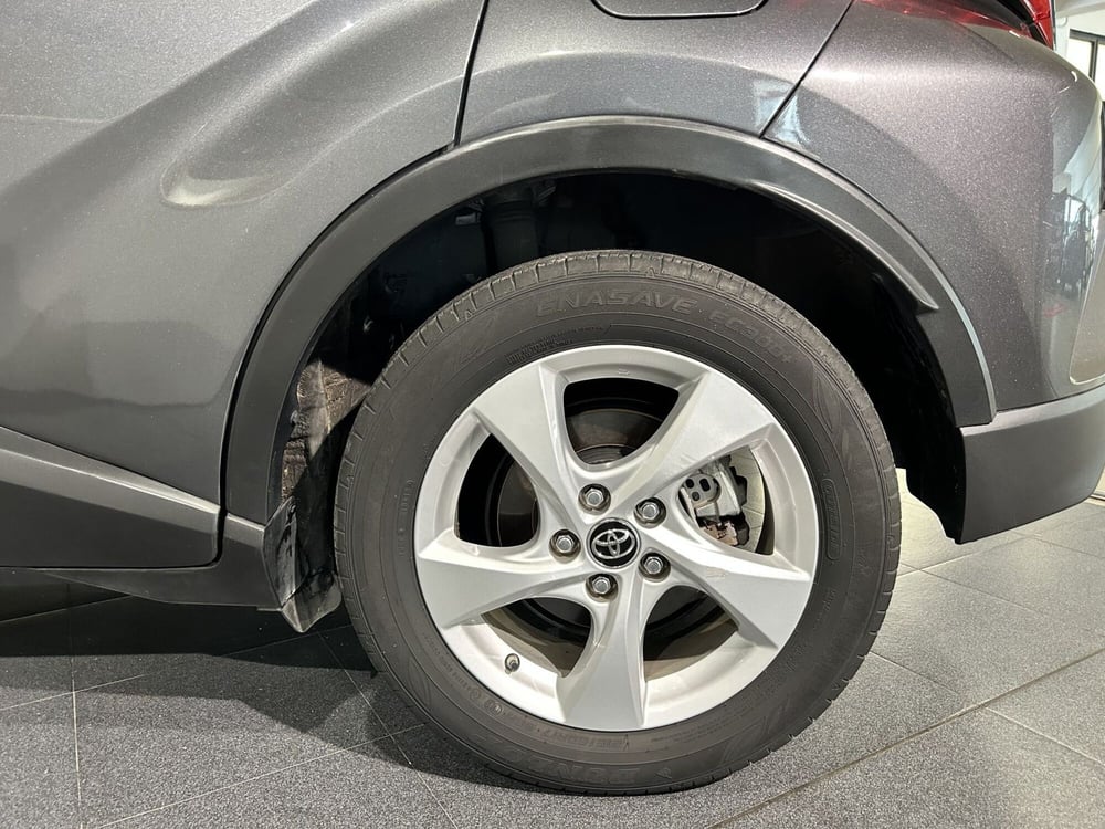 Toyota Toyota C-HR usata a Milano (15)