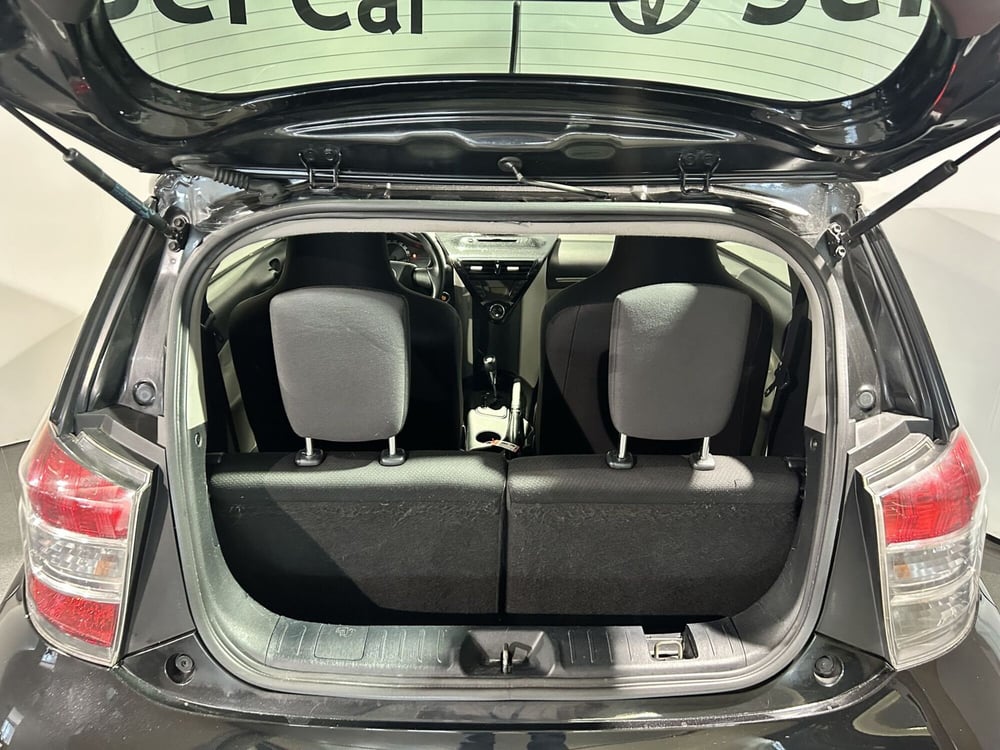 Toyota iQ usata a Milano (7)