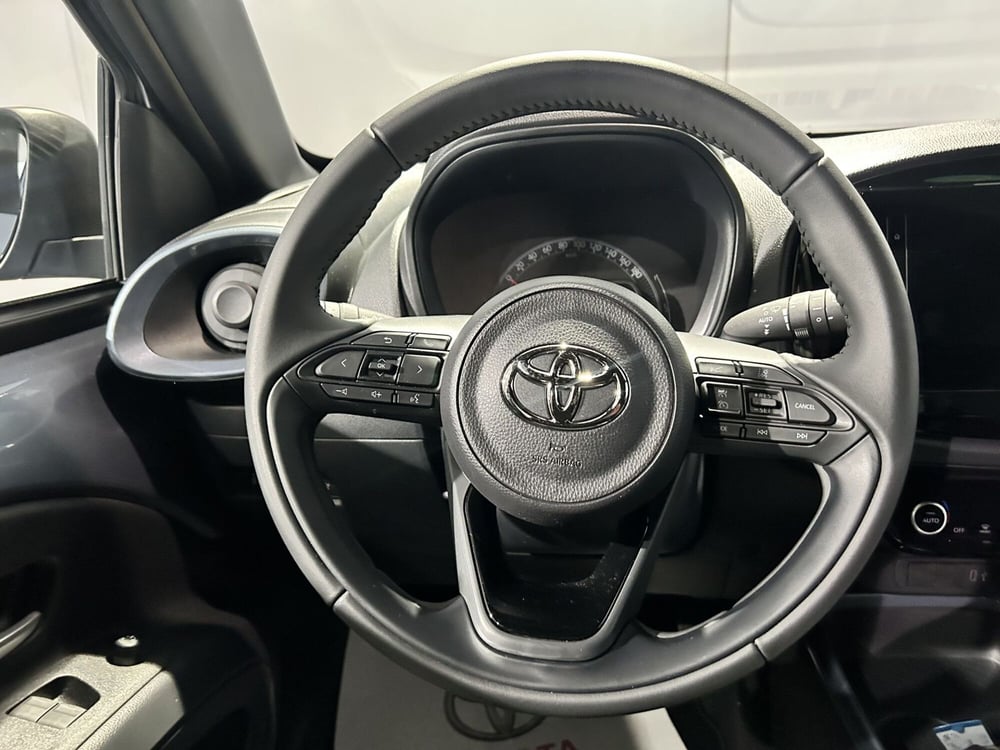 Toyota Aygo X usata a Milano (6)