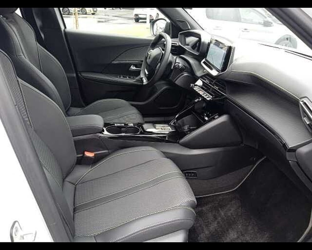 Peugeot 2008 usata a Milano (12)