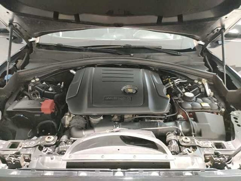 Jaguar F-Pace usata a Teramo (10)