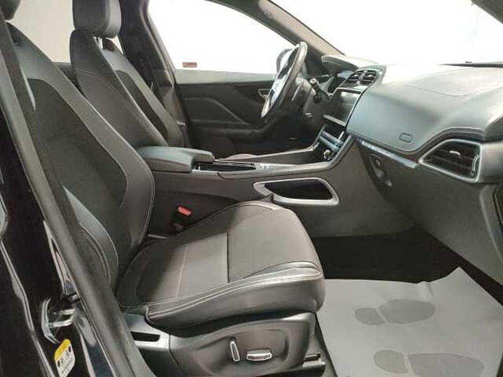 Jaguar F-Pace usata a Teramo (15)