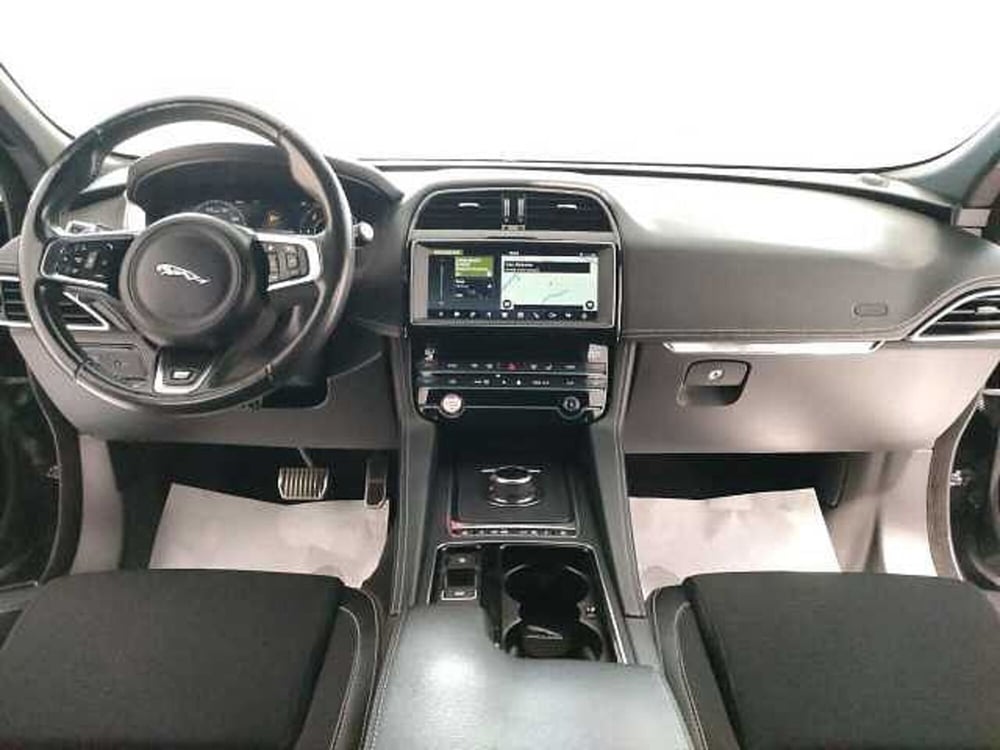 Jaguar F-Pace usata a Teramo (16)