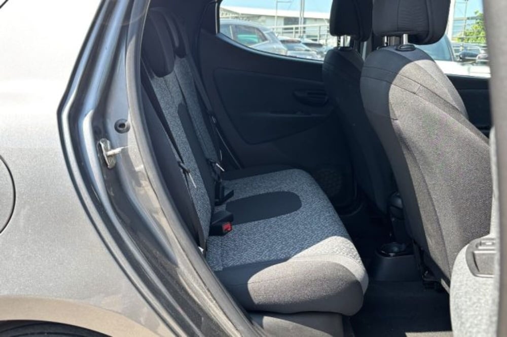 Lancia Ypsilon usata a Latina (10)