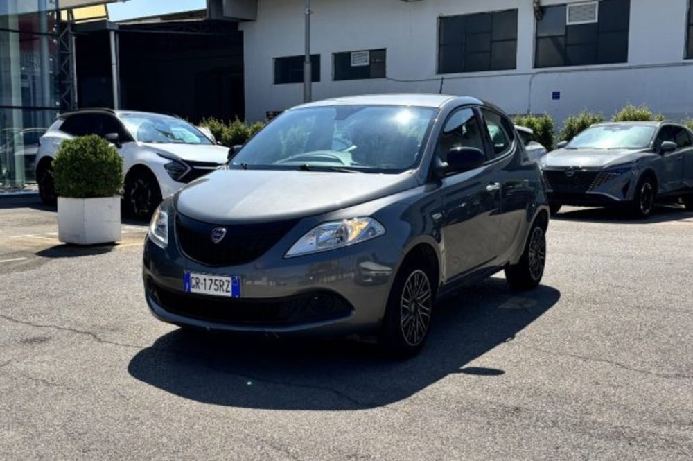 Lancia Ypsilon usata a Latina (3)