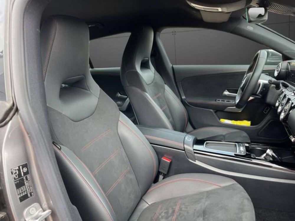 Mercedes-Benz CLA Shooting Brake usata a Milano (11)