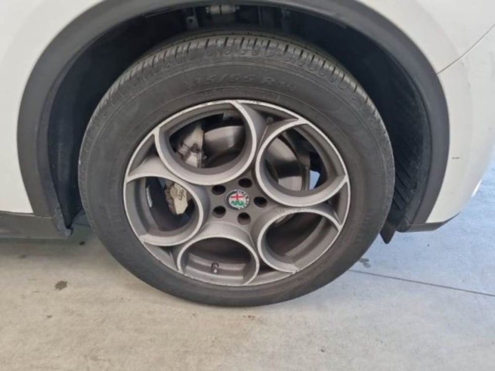Alfa Romeo Stelvio usata a Catania (10)