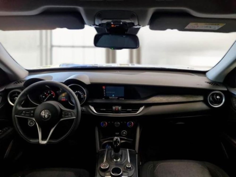 Alfa Romeo Stelvio usata a Catania (5)