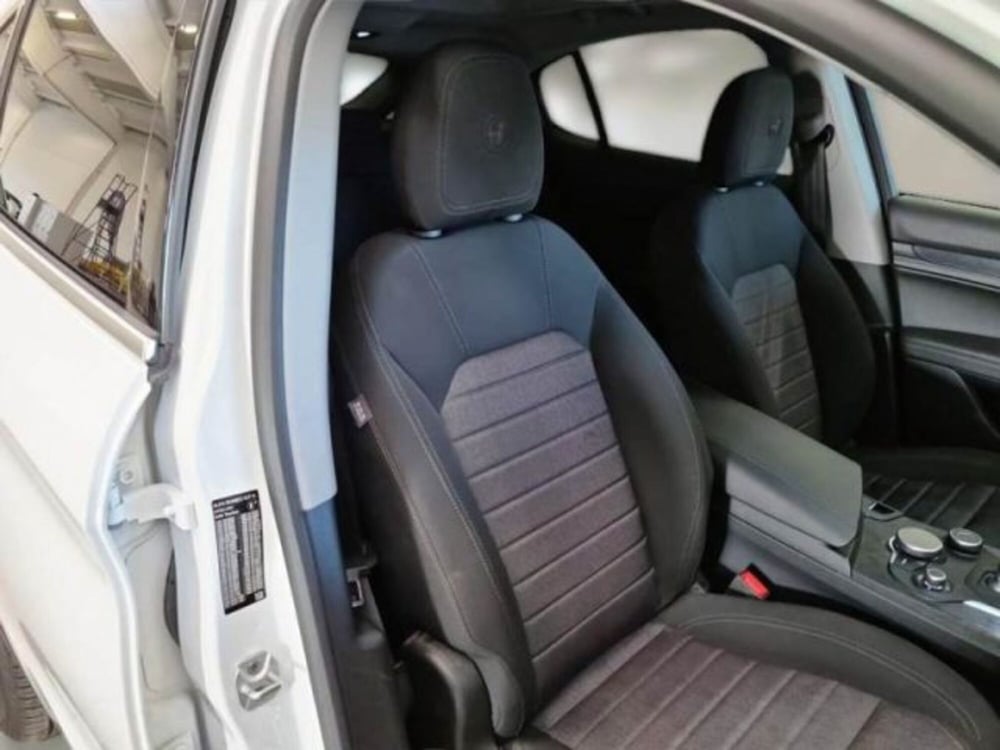 Alfa Romeo Stelvio usata a Catania (8)