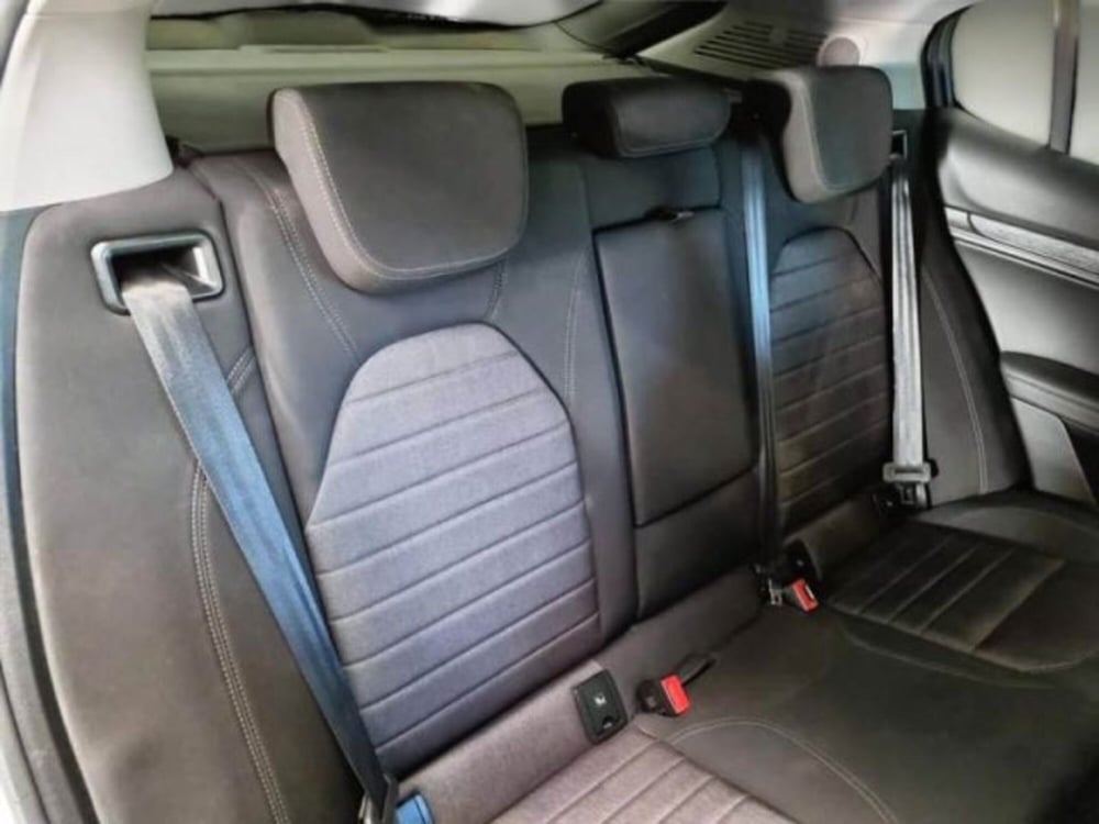 Alfa Romeo Stelvio usata a Catania (9)