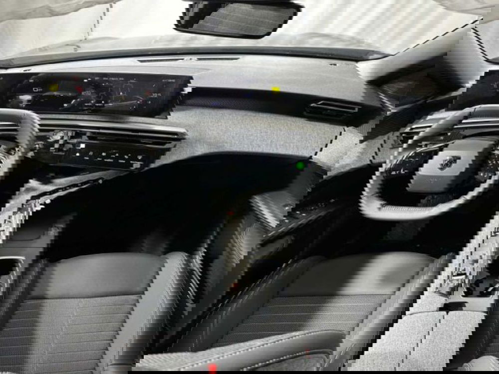 Peugeot 3008 nuova a Sondrio (12)