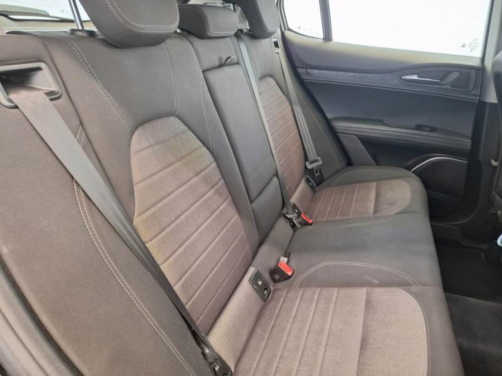 Alfa Romeo Stelvio usata a Salerno (14)